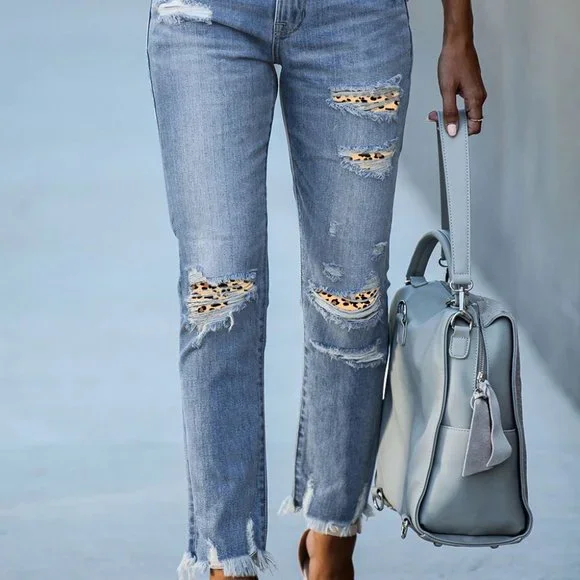 π New Print Patch Distressed Jeans - Picture 1 of 6